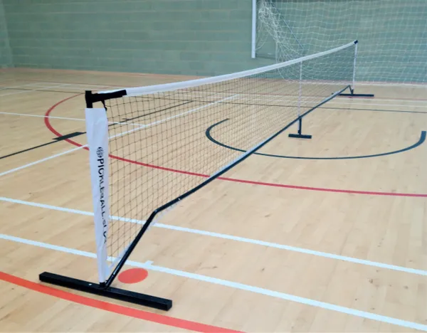 Club Complete Starter Pack: Club net, 4 Club paddles and 4 balls