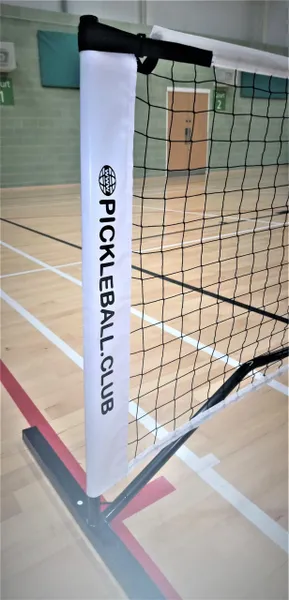 Club Complete Starter Pack: Club net, 4 Club paddles and 4 balls